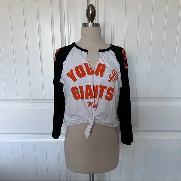 San Francisco Giant's Cropped Graphic Tee - Picture 1 of 6